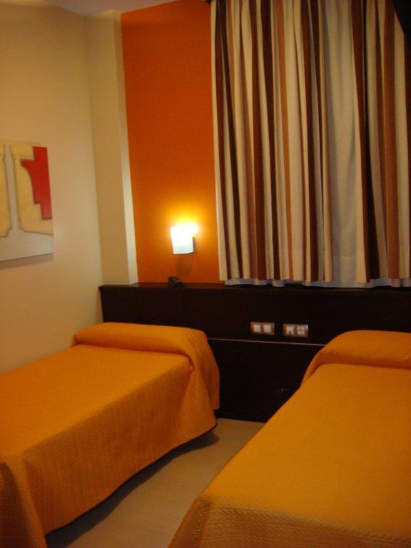 Hotel Leon Tierra De Vinos La Palma Del Condado Rum bild