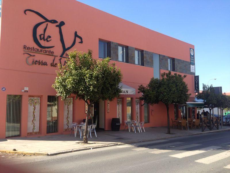 Hotel Leon Tierra De Vinos La Palma Del Condado Exteriör bild
