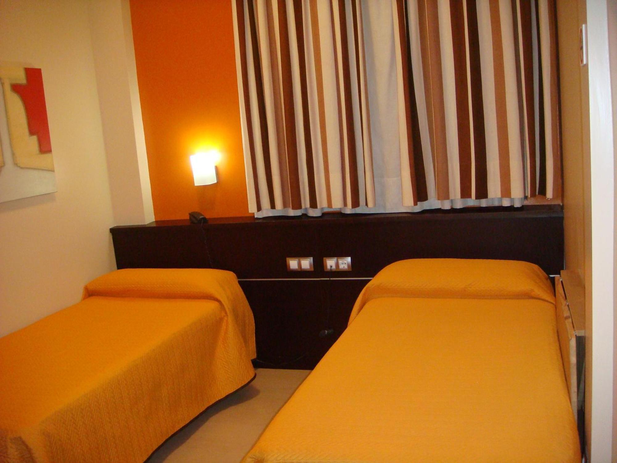 Hotel Leon Tierra De Vinos La Palma Del Condado Rum bild